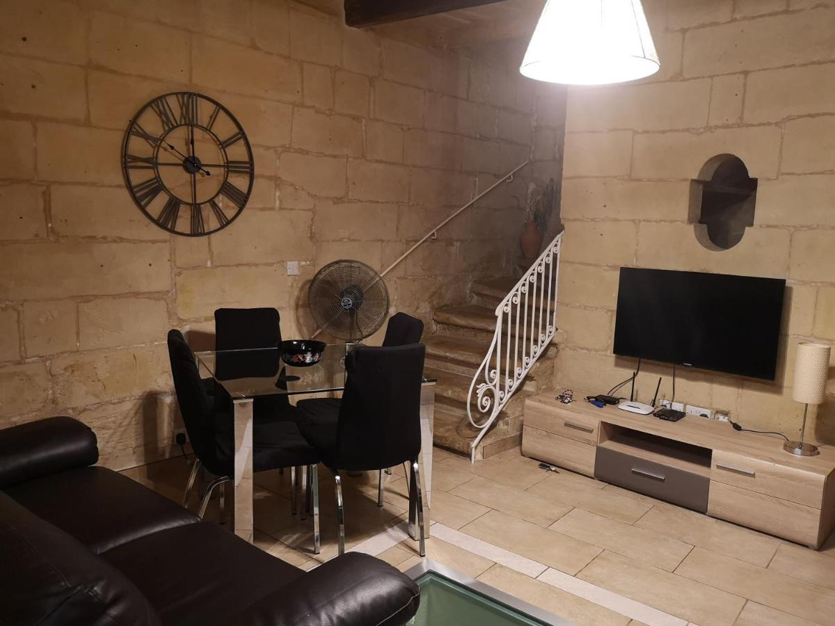 Вилла Two Gate Town House Сенглея Экстерьер фото